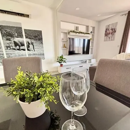 Apartment Elegant 2 Bedroom Penthouse In St Julians Stj411