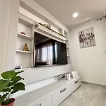Elegant 2 Bedroom Penthouse In St Julians Stj411 *