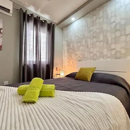 Apartment Elegant 2 Bedroom Penthouse In St Julians Stj411 *