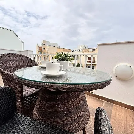 Elegant 2 Bedroom Penthouse In St Julians Stj411 Lejlighed *