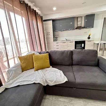 Elegant 2 Bedroom Penthouse In St Julians Stj411 San Giuliano