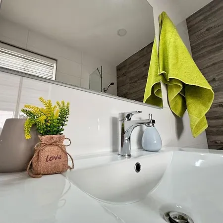 Elegant 2 Bedroom Penthouse In St Julians Stj411 * San Giuliano